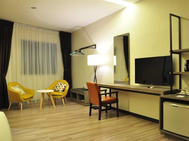 Frazel Inn Hotel Parit Buntar Bagian luar foto