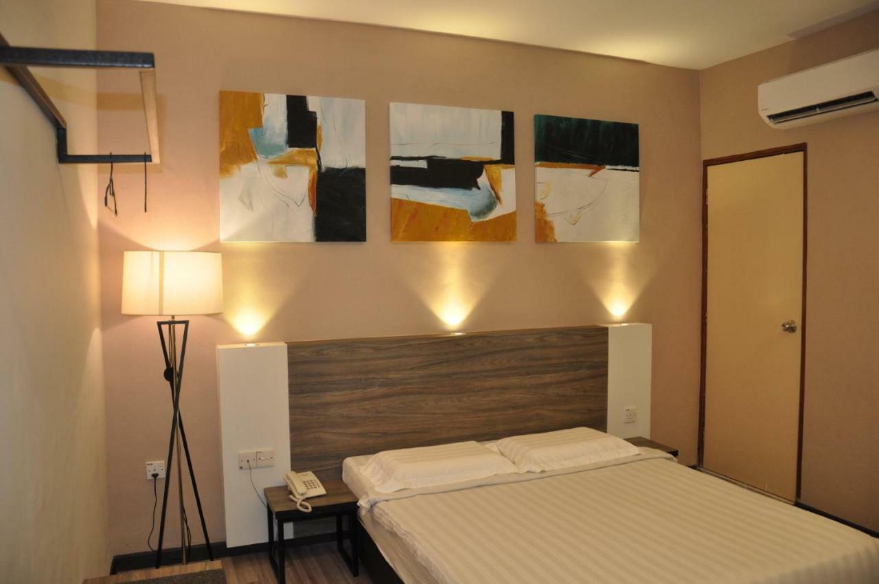 Frazel Inn Hotel Parit Buntar Bagian luar foto