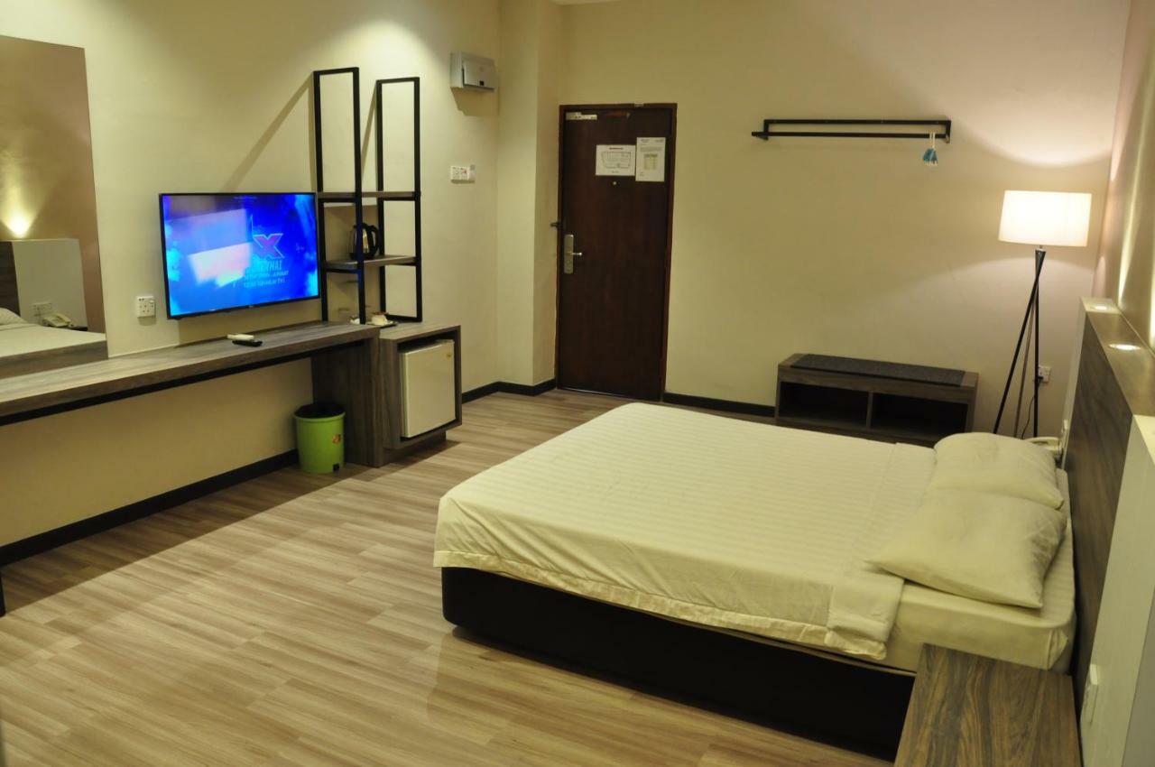 Frazel Inn Hotel Parit Buntar Bagian luar foto