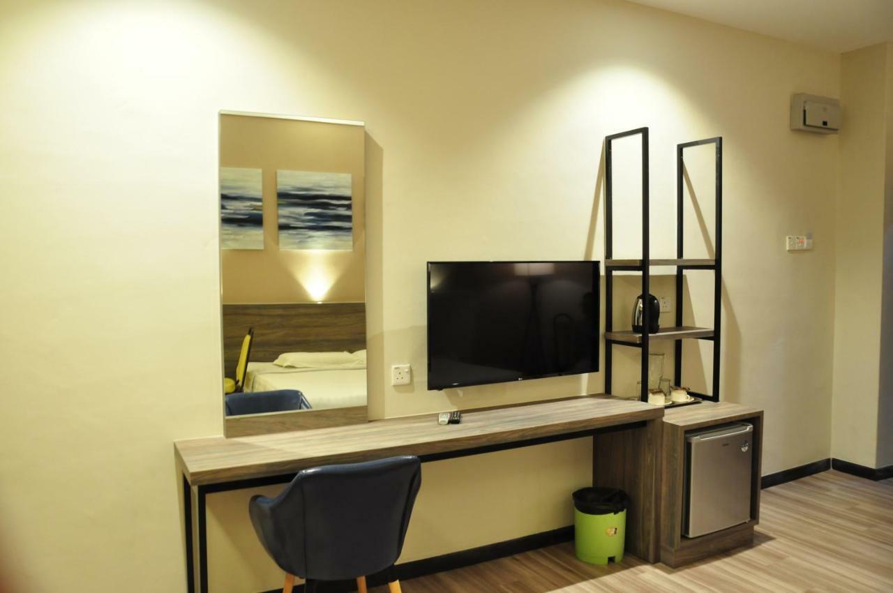 Frazel Inn Hotel Parit Buntar Bagian luar foto