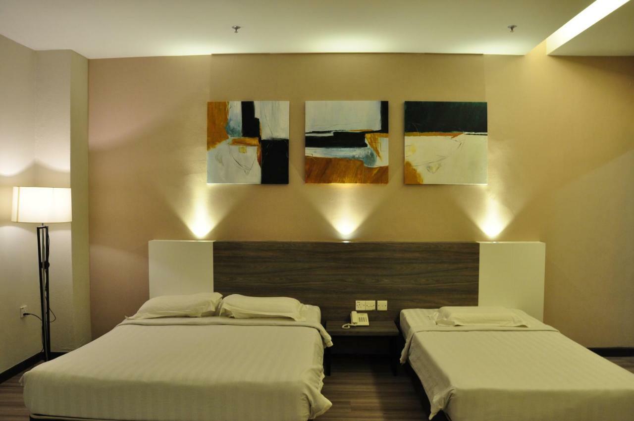 Frazel Inn Hotel Parit Buntar Bagian luar foto