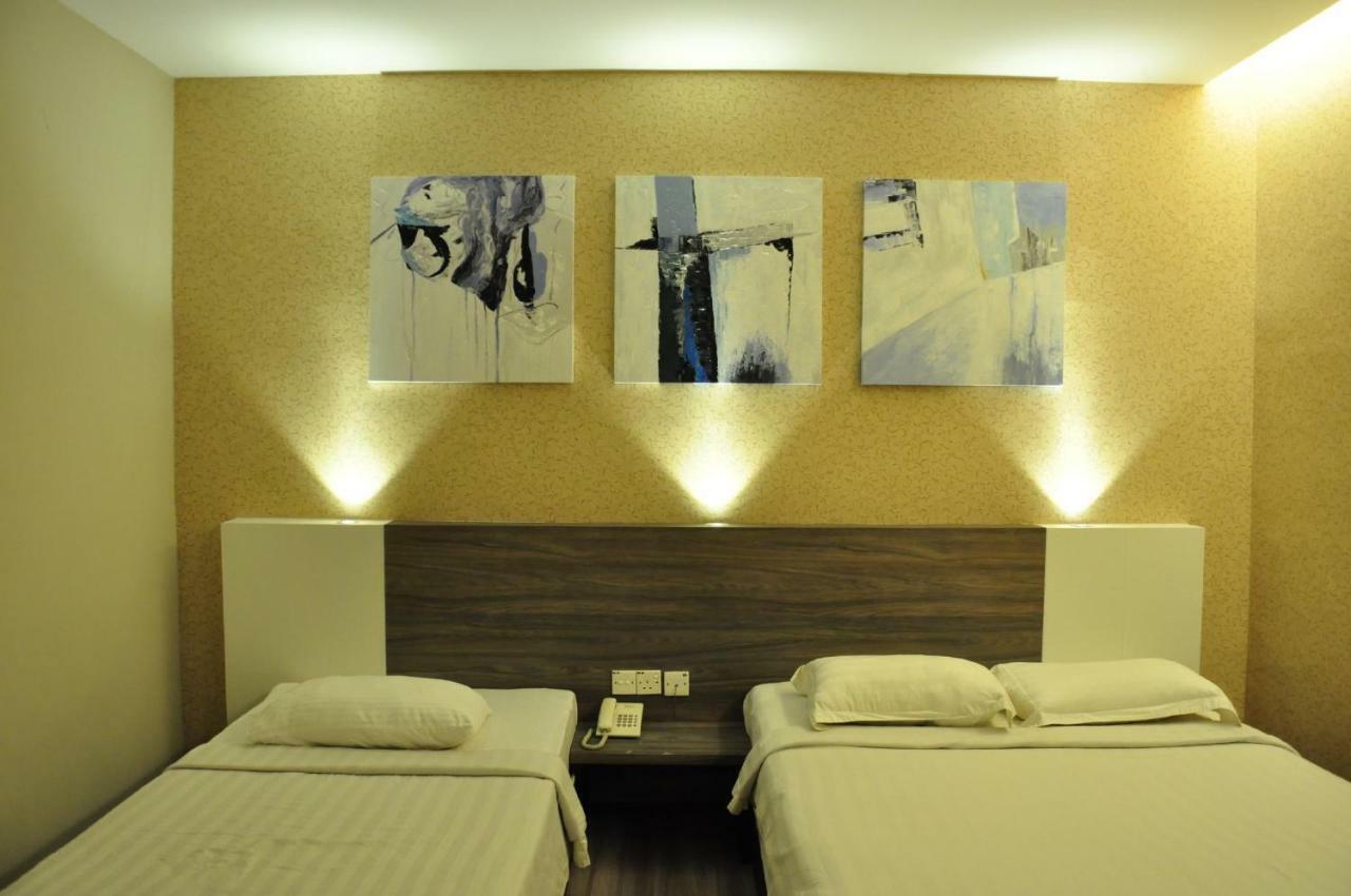 Frazel Inn Hotel Parit Buntar Bagian luar foto