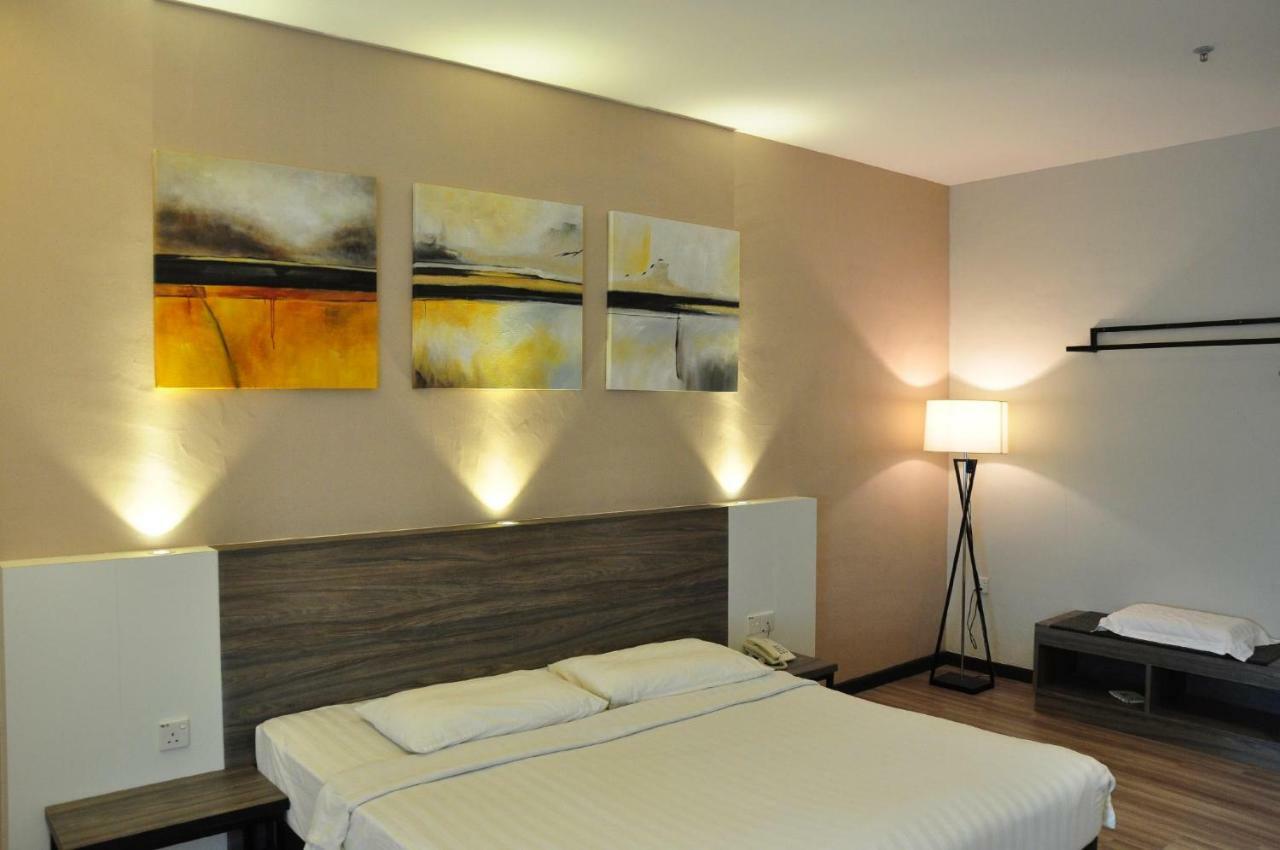 Frazel Inn Hotel Parit Buntar Bagian luar foto
