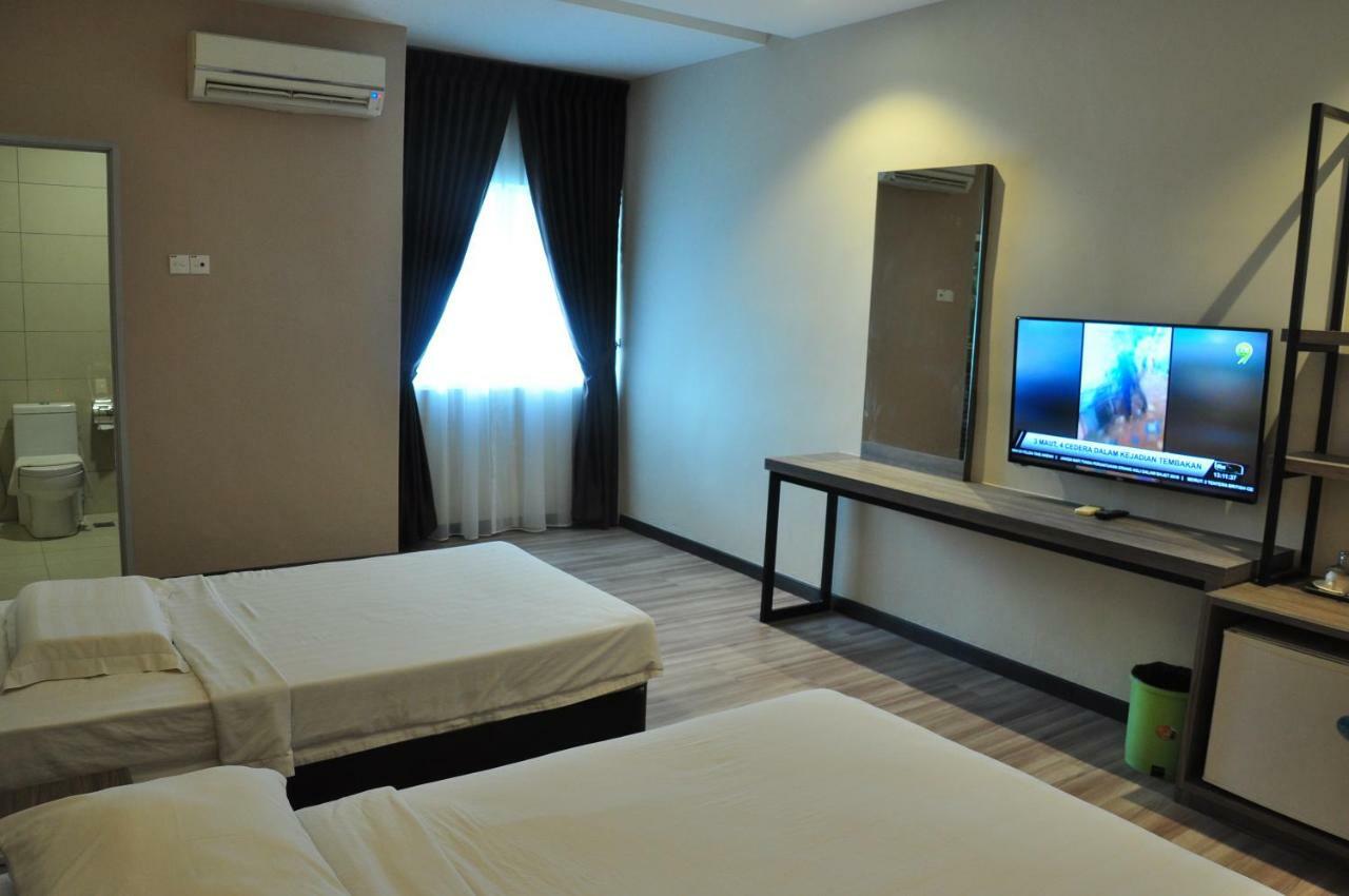 Frazel Inn Hotel Parit Buntar Bagian luar foto