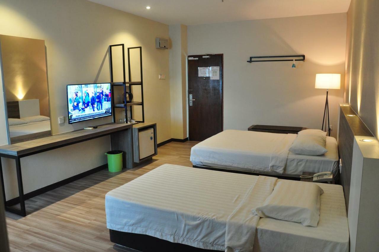 Frazel Inn Hotel Parit Buntar Bagian luar foto