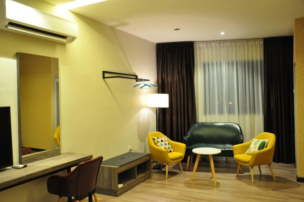 Frazel Inn Hotel Parit Buntar Bagian luar foto