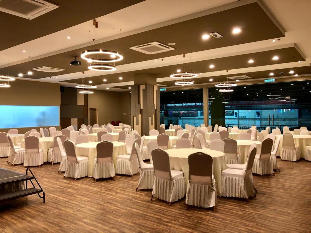 Frazel Inn Hotel Parit Buntar Bagian luar foto